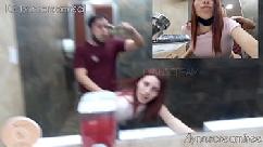 Follando en publico en el baño de mc donald s